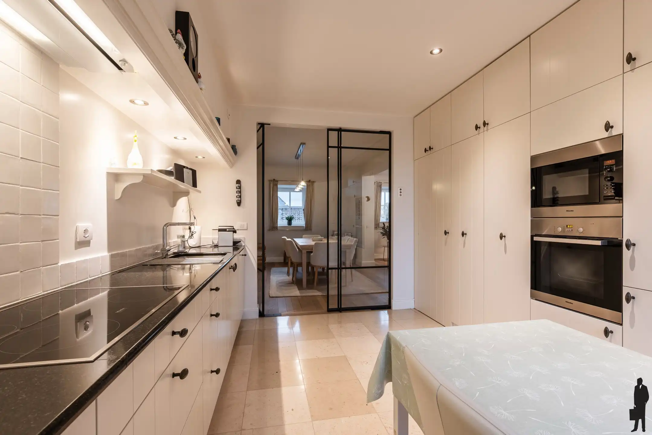 Stijlvol appartement met 2 slpks, 2 badks en zuidterras foto 7