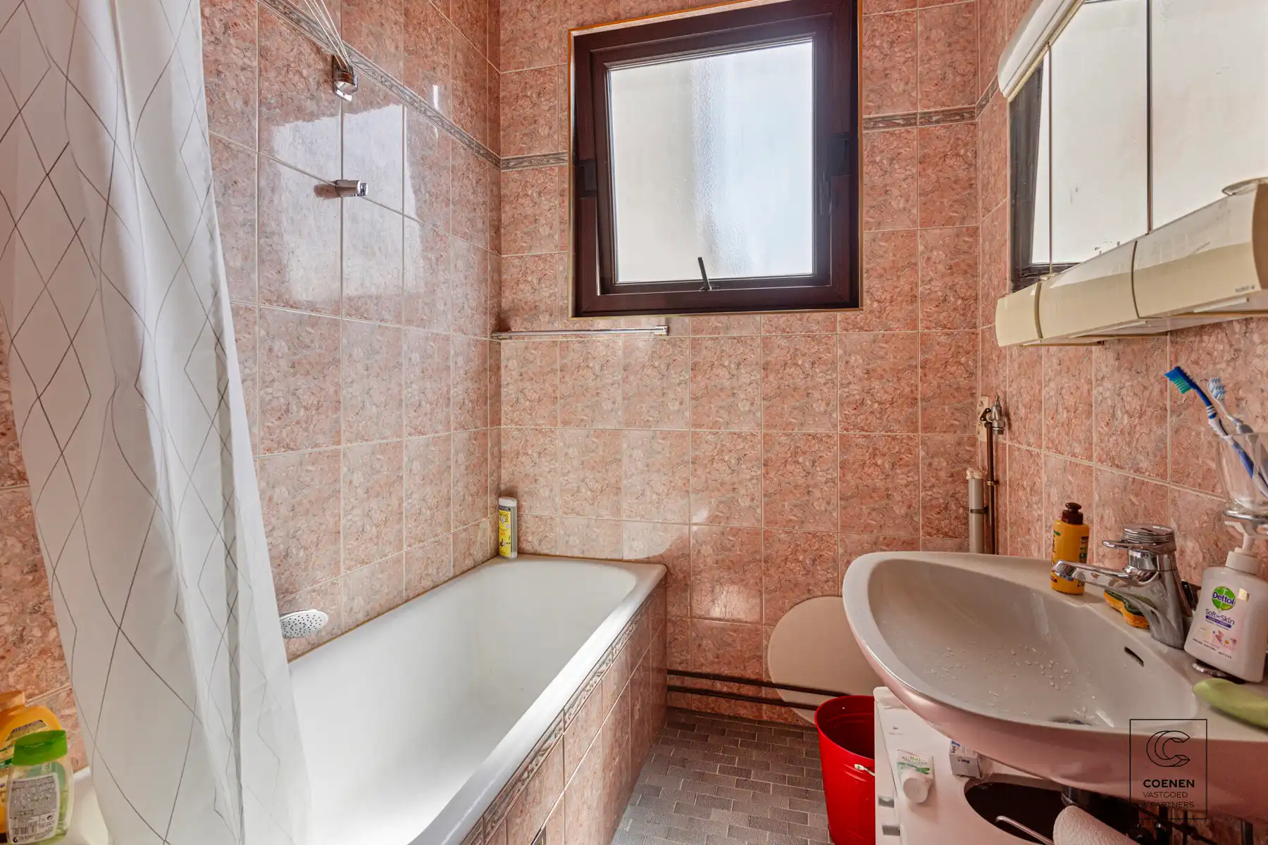 Handelspand met opbrengst te koop in Berchem foto 38