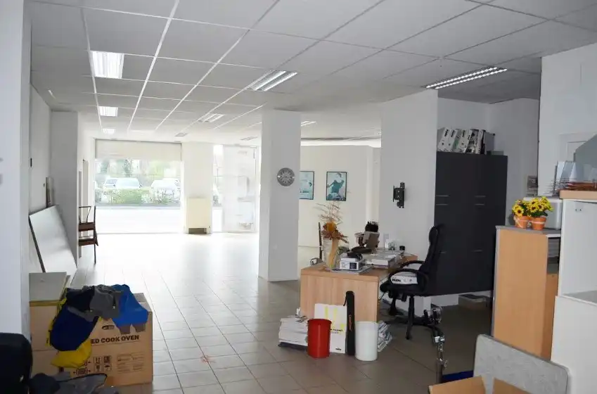 Goed gelegen handels- of kantoorruimte in gebouw met uitstraling. foto 10