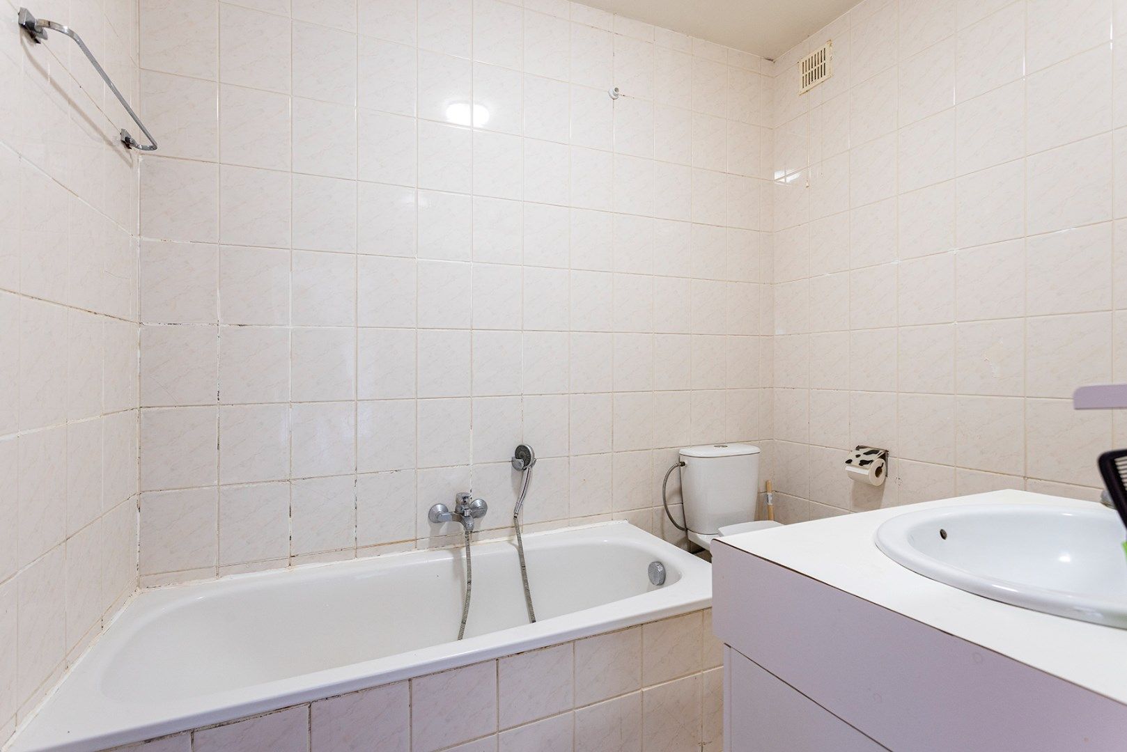 Instapklaar appartement te koop in Temse – ideaal als investering of starterswoning! foto 10