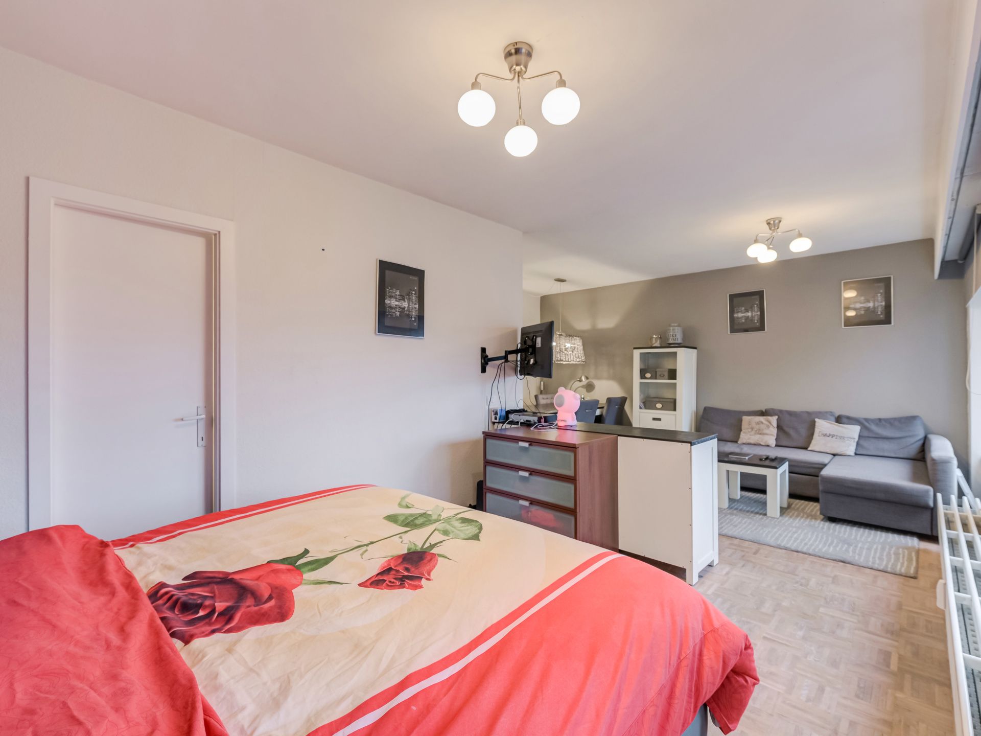 Gemeubelde studio op toplocatie in hartje stad! foto 17