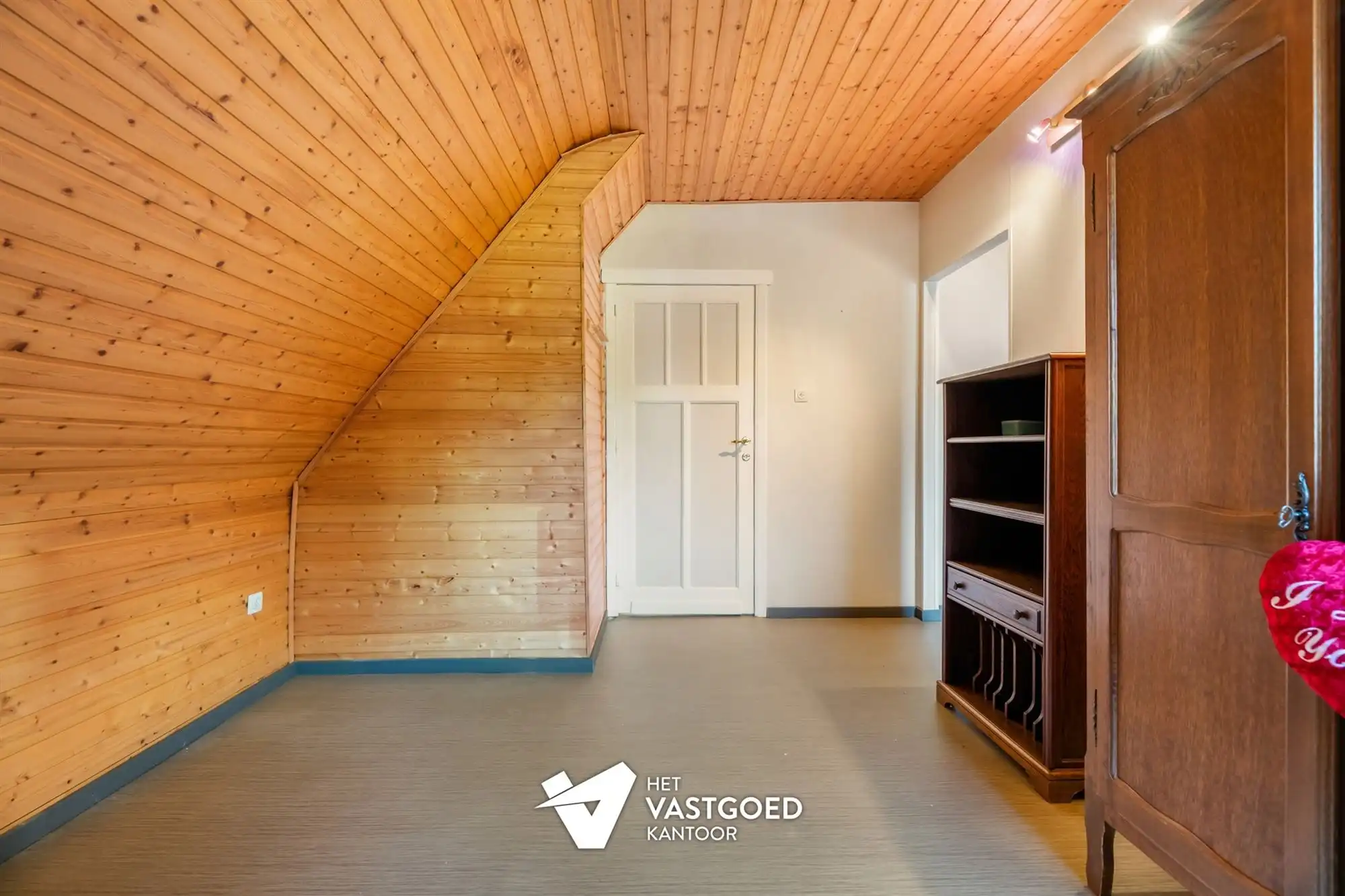 PERFECT ONDERHOUDEN WONING OP IDEALE LIGGING! foto 16