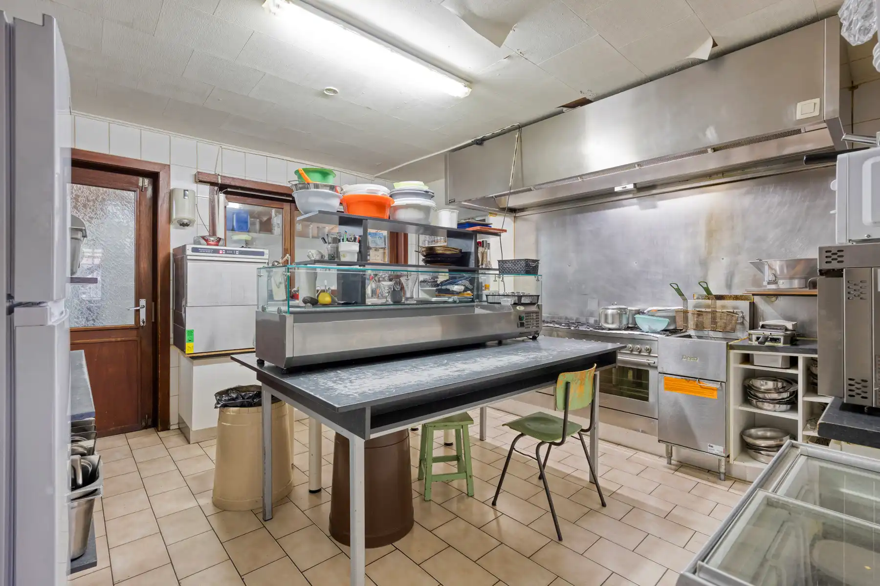 veelzijdig handelshuis met woonst en appartement foto 9