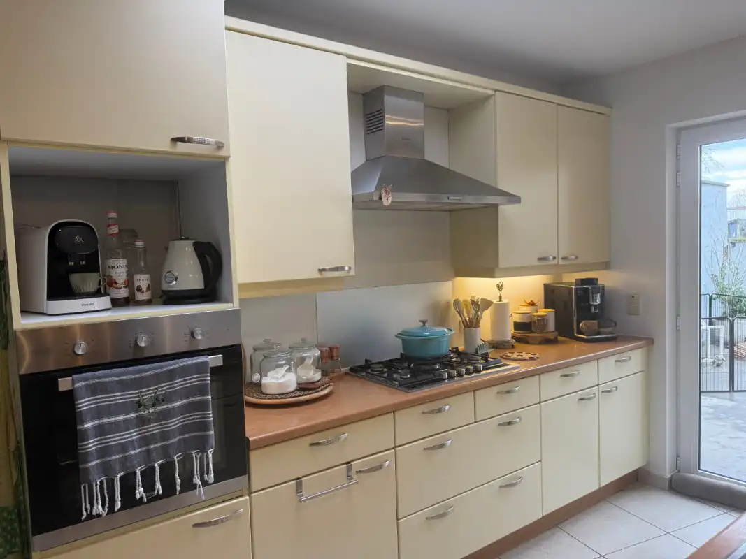 Mooie, gezellige woning met drie slaapkamers en tuin. foto 9