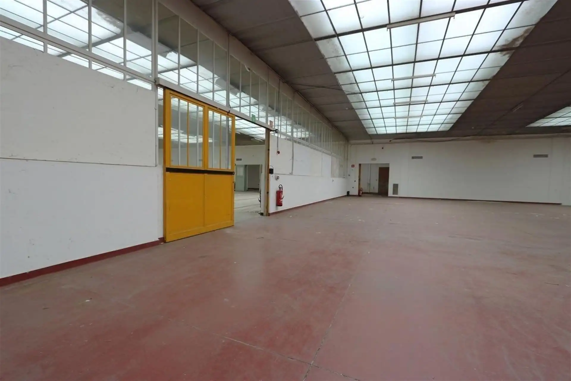Magazijn van 2180m² ook opgesplits mogelijk foto 5