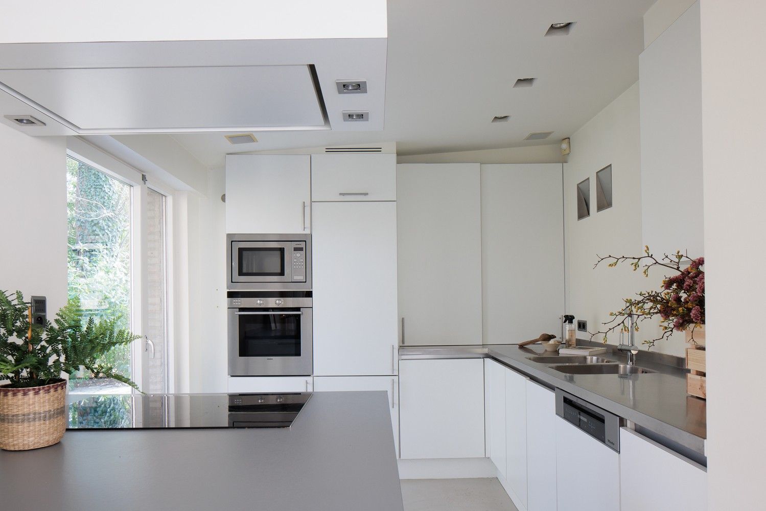 Architecturale woning op een perceel van ca. 6.395 m² foto 14