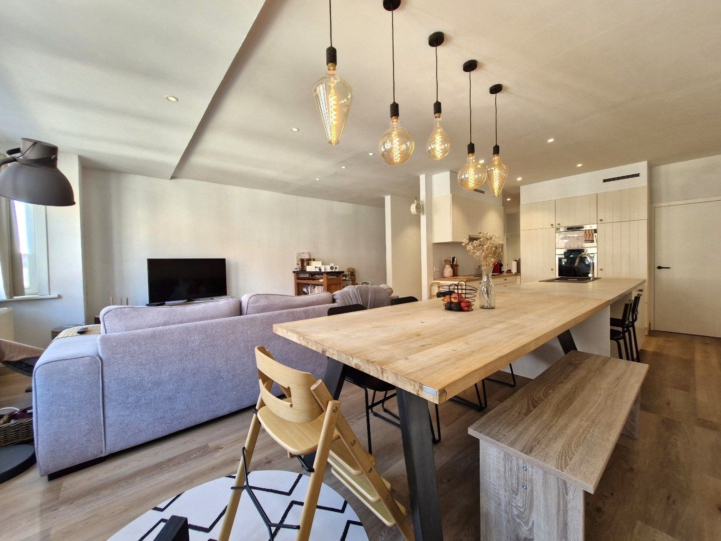 Zeer groot (129 m²), volledig gerenoveerd duplexappartement te Westkapelle foto 2