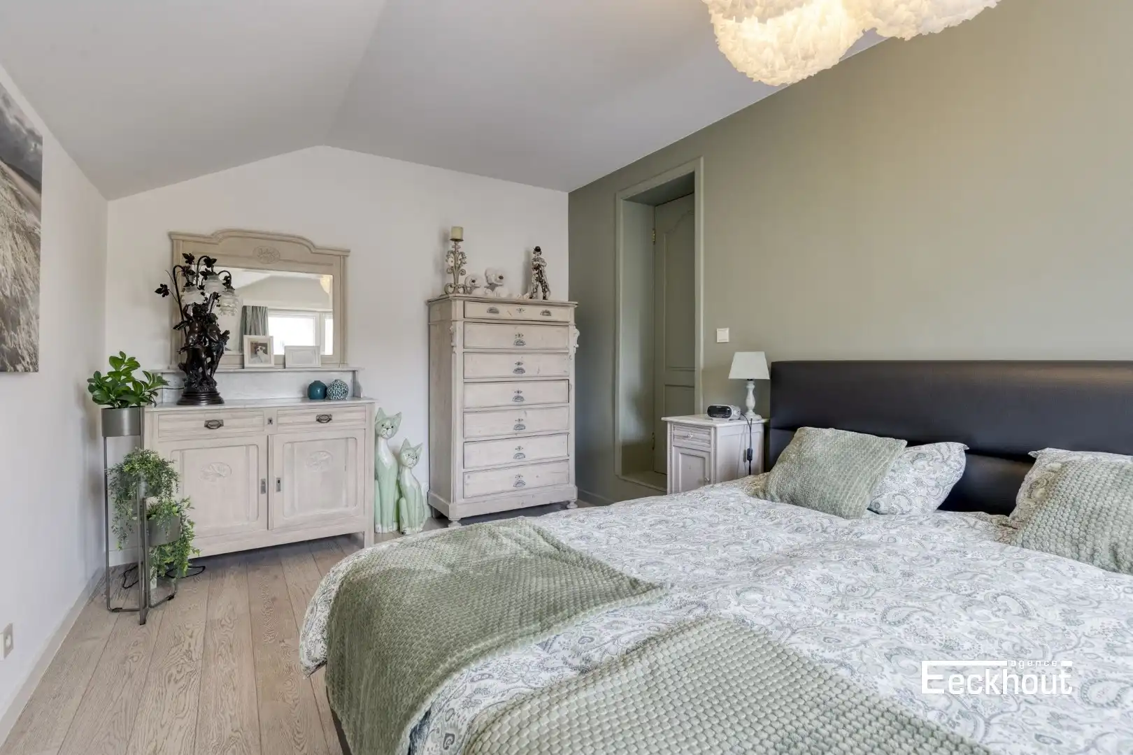 Instapklare woning met handelsruimte en met zonnige tuin! foto 12