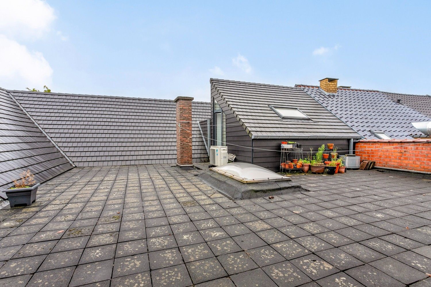 Investeringsvastgoed: Kantoorgebouw met appartement foto 50