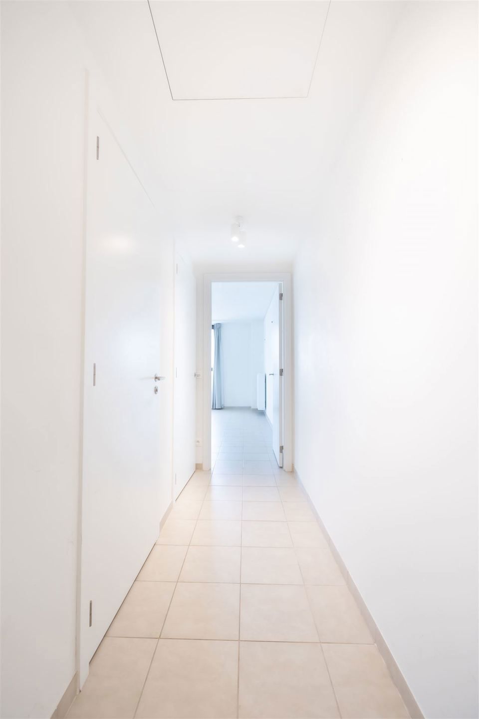 Aantrekkelijk bijna nieuw appartement met 1 slpk en terras foto 10