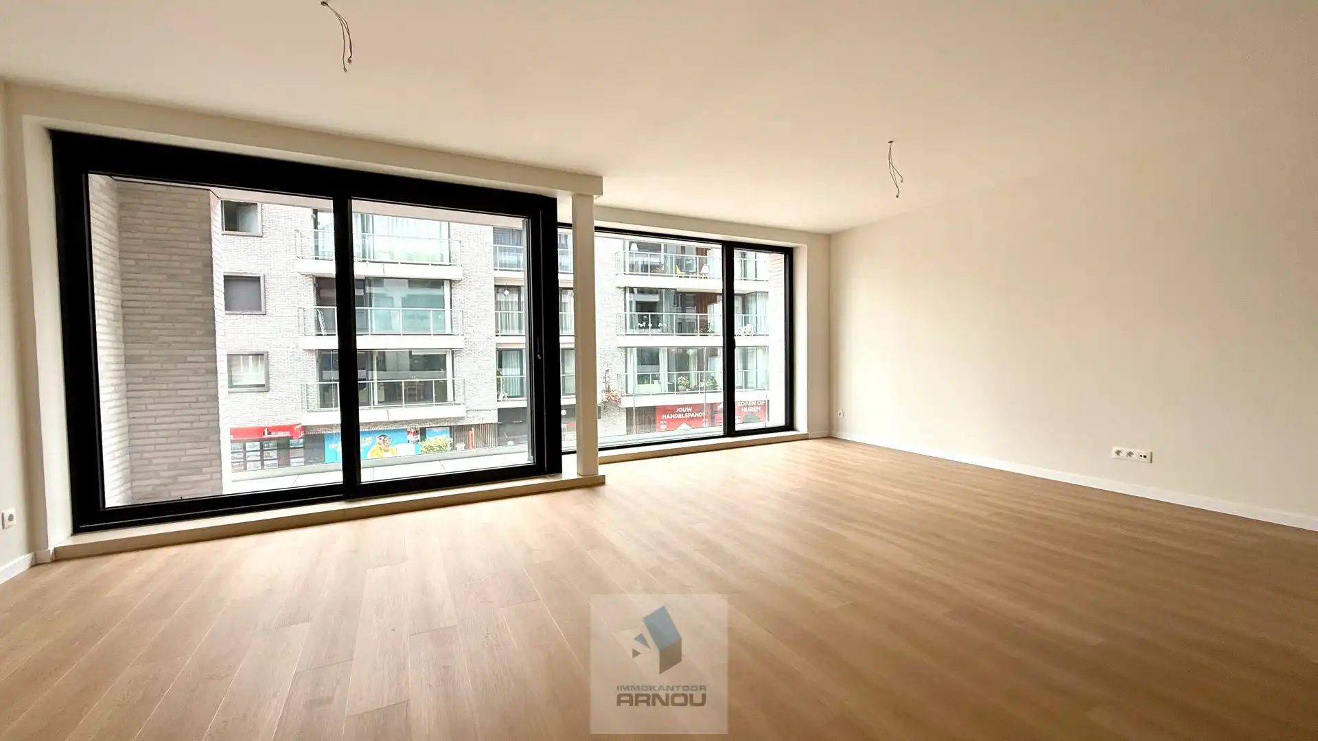 Prachtig ruim nieuwbouwappartement met 2 slaapkamer en garage foto 3