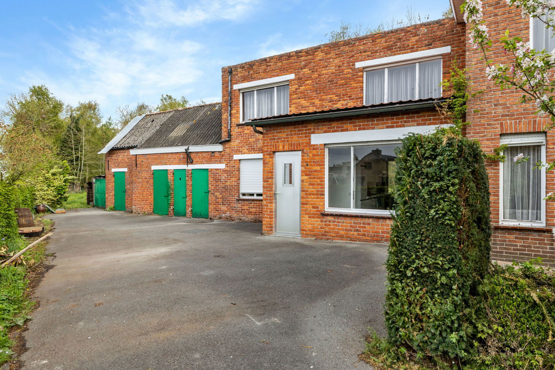 Uniek te renoveren pareltje met 4 slpk op 3528m² foto 3