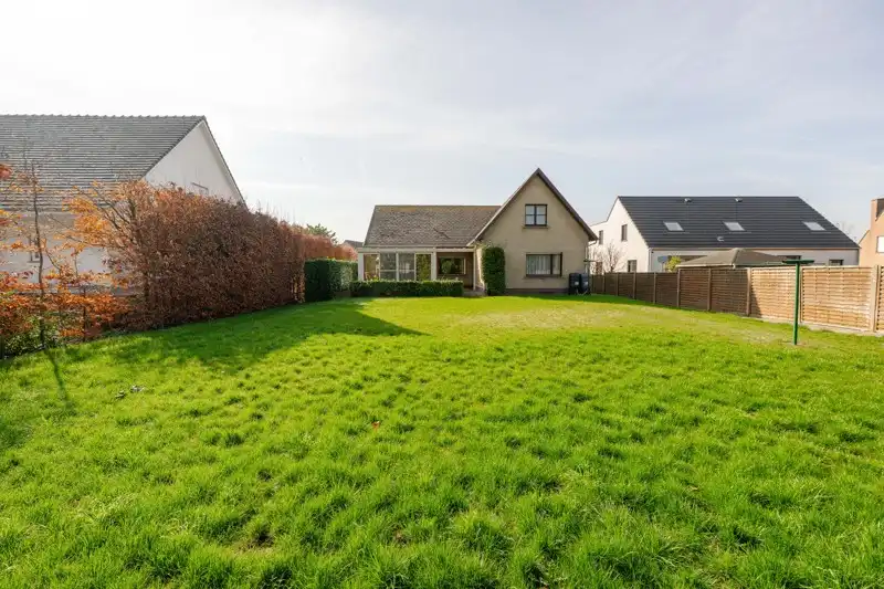 Zeer ruime en rustig gelegen villa TE KOOP in Sint-Eloois-Vijve! foto 28