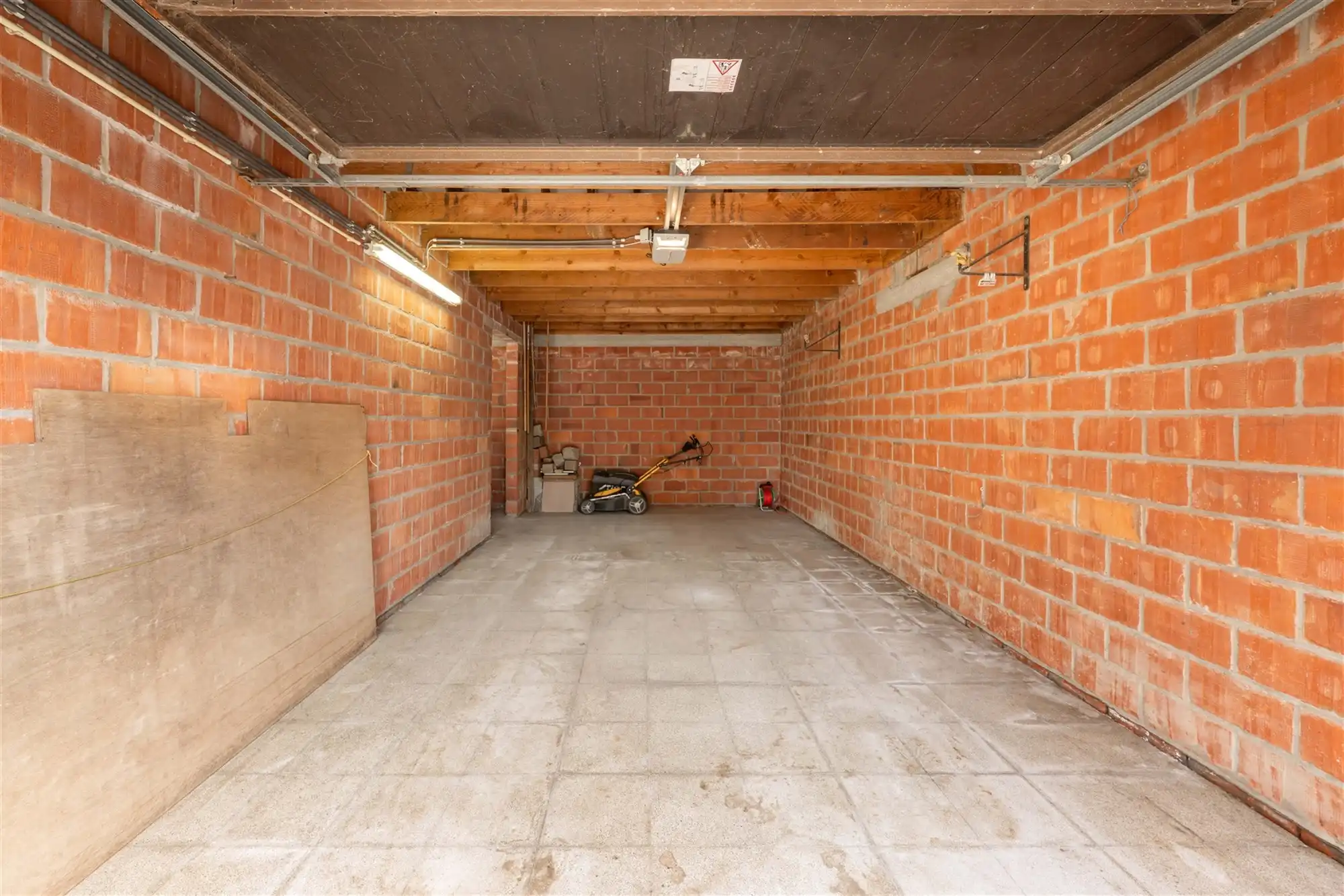 Woning met 4 slps, dubbele garage en zongerichte tuin foto 22
