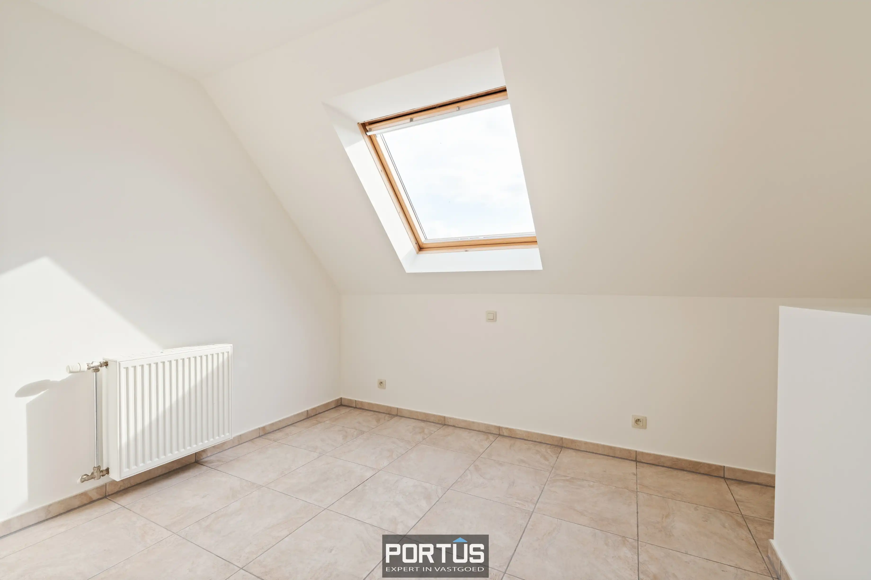 Instapklaar duplex appartement te koop te Nieuwpoort-Stad foto 8
