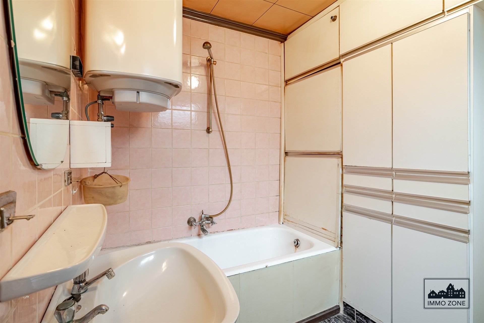 Woning met 3 slaapkamers, grote tuin en achteruitgang foto 9