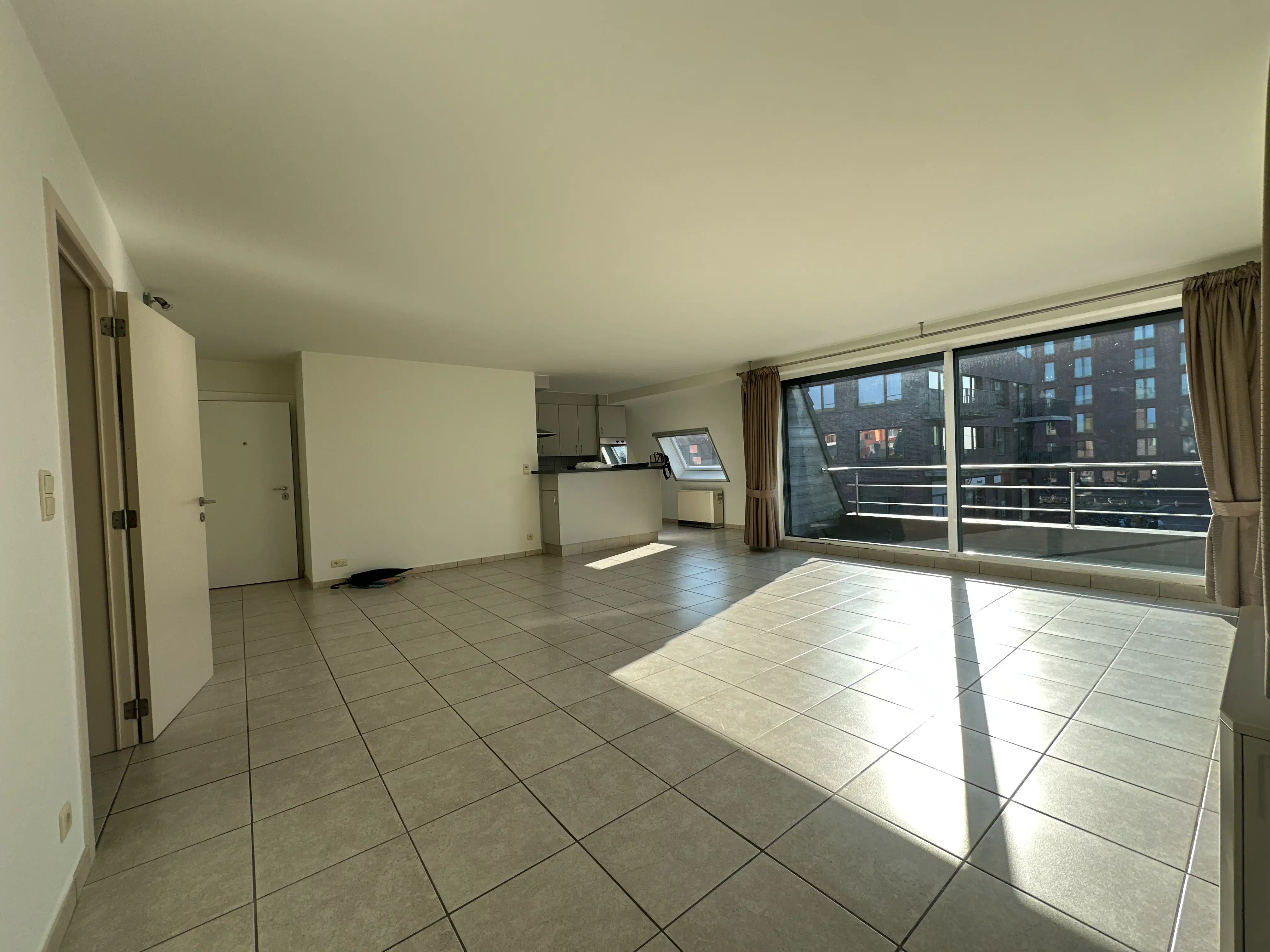 Ruim 2-slaapkamerappartement te huur in centrum Wetteren foto 3