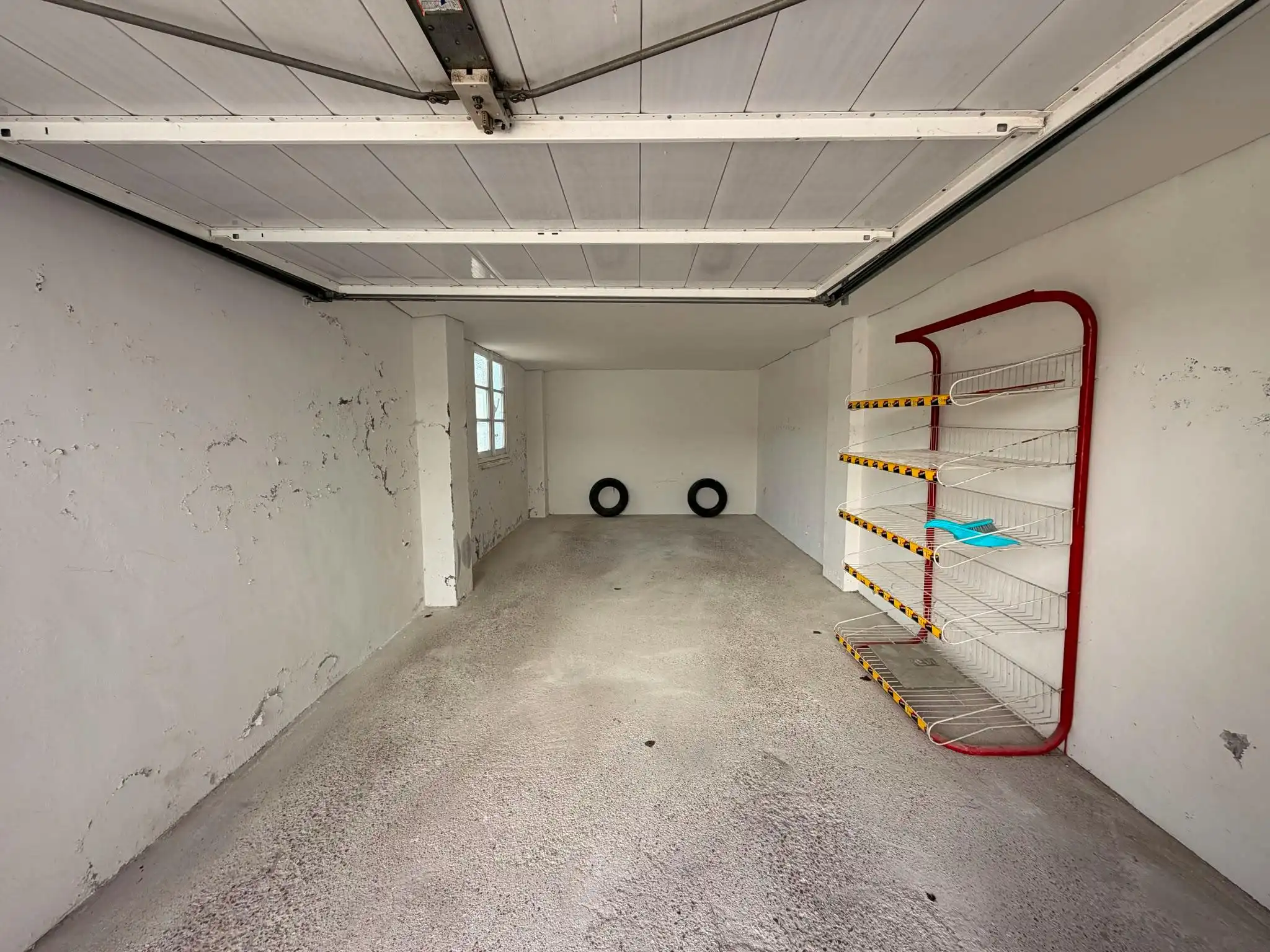 Ruime garagebox te koop te Blankenberge foto 5