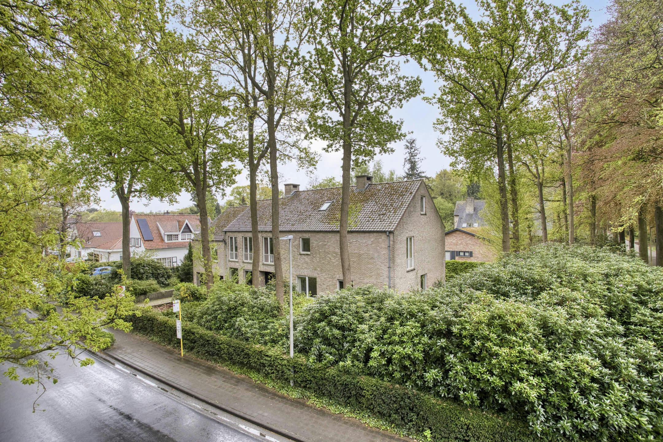 Vrijstaand huis met praktijkmogelijkheid te Sint-Kruis foto 4