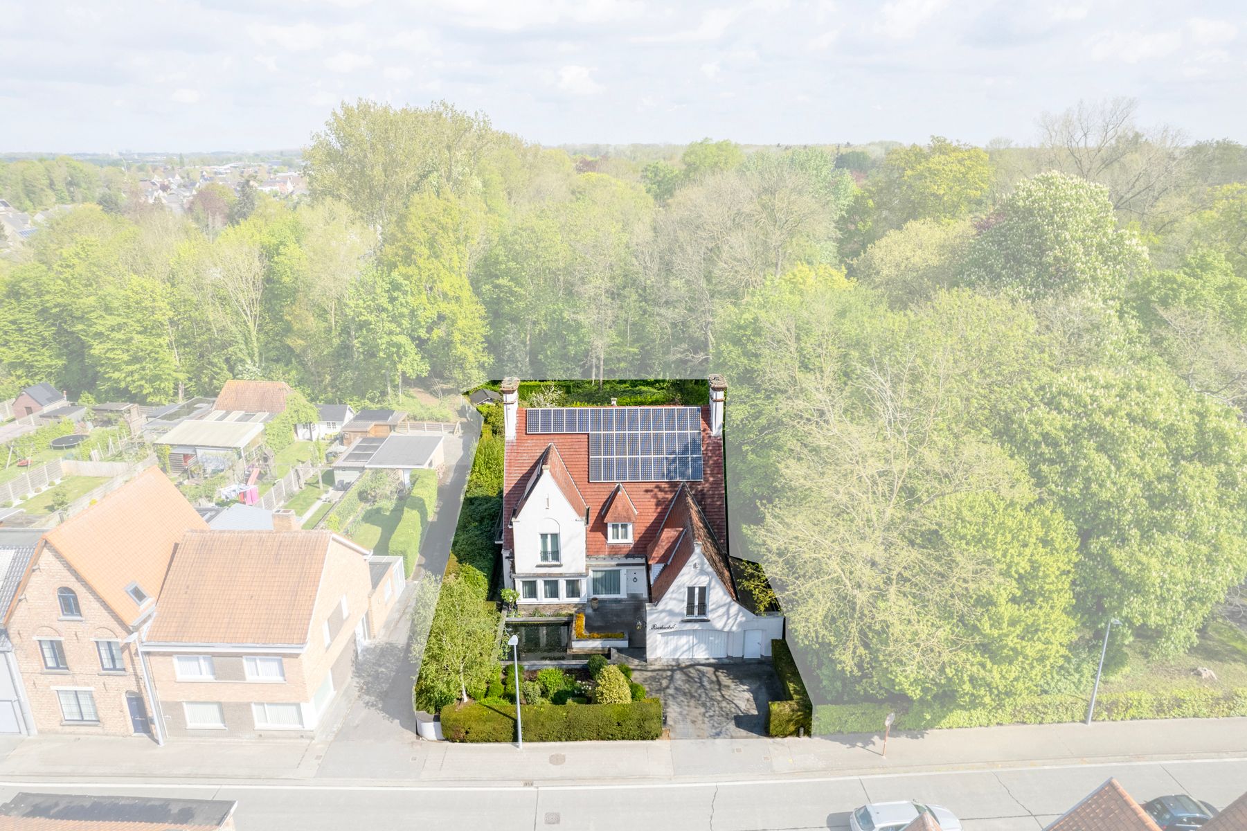 Berkenhof: villa met tuin op 1240 m² in centrum Oostkamp foto 16