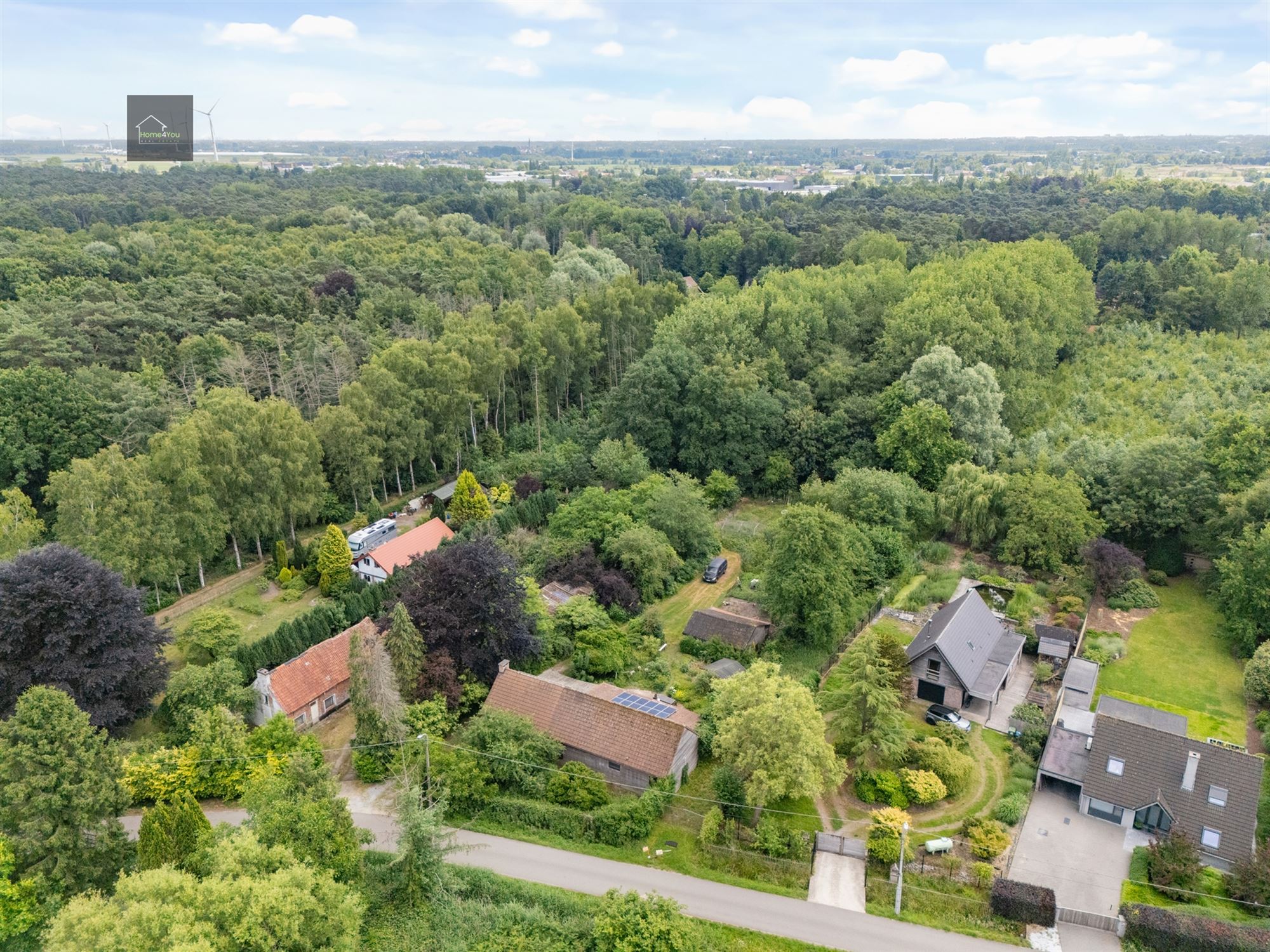 Wonen in het hart van de natuur – Alleenstaande villa op 8000 m² bosrijk domein in Stekene foto 2