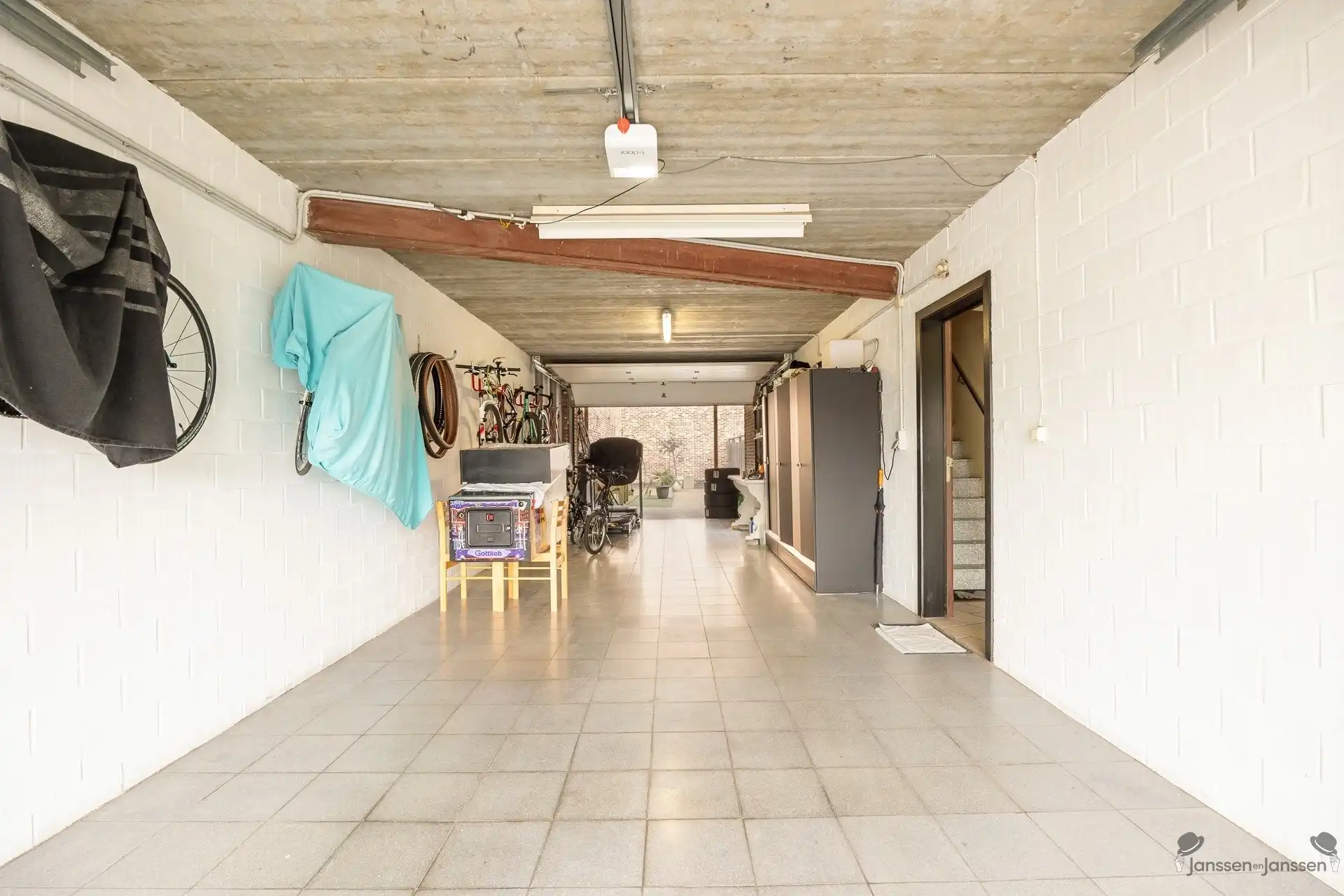 Ruime woonst met tuin en terras foto 6