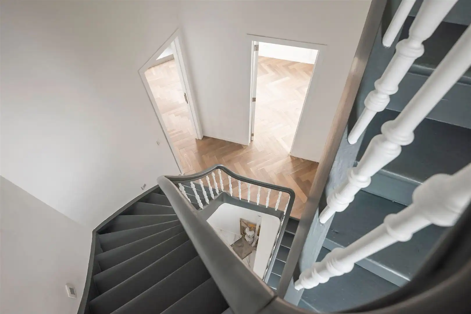 Majestueus burgerhuis met studio foto 33