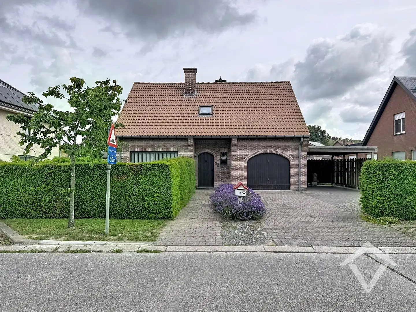 Instapklare gezinswoning met garage, carport en zonnige tuin in Scheldewindeke (Oosterzele) foto 2