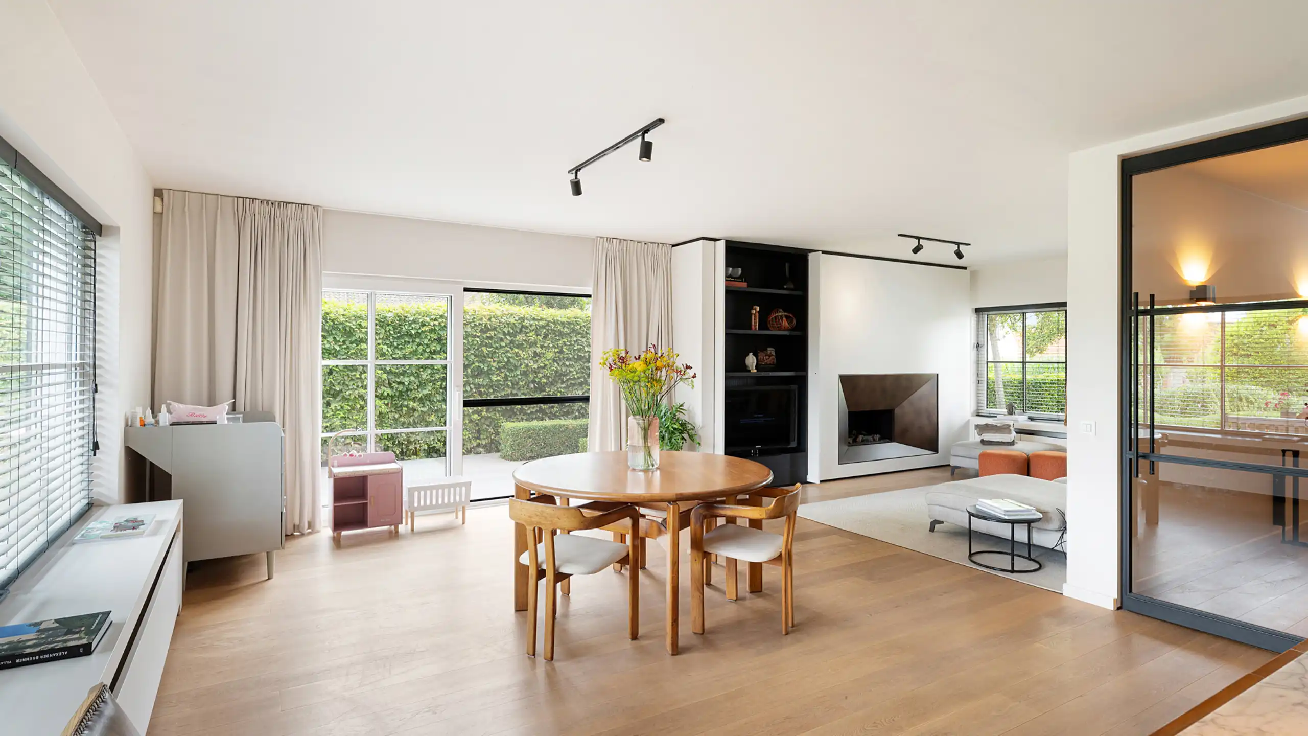 Vrijstaande woning met open zichten over de Damse polders foto 5