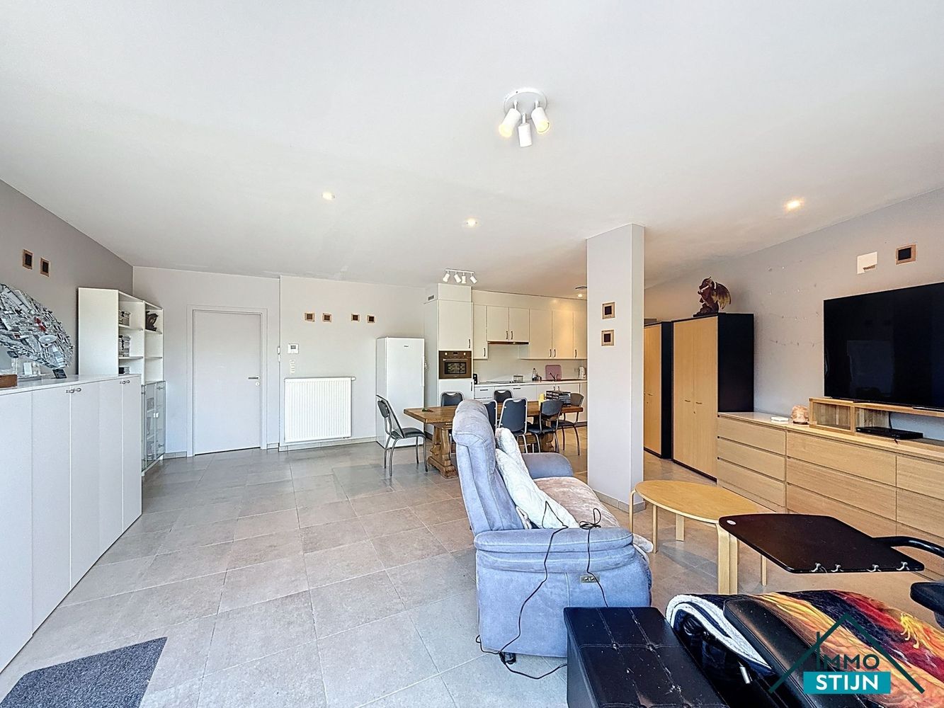 Gelijkvloers appartement met terras, tuin en 4 staanplaatsen in centrum Zedelgem foto 4