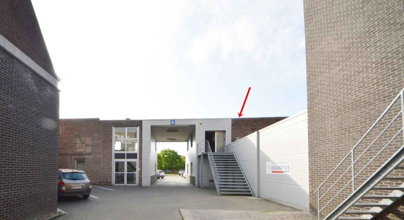 MULTIFUNCTIONELE RUIMTE 400 M2 MET PRIVE PARKING foto 16