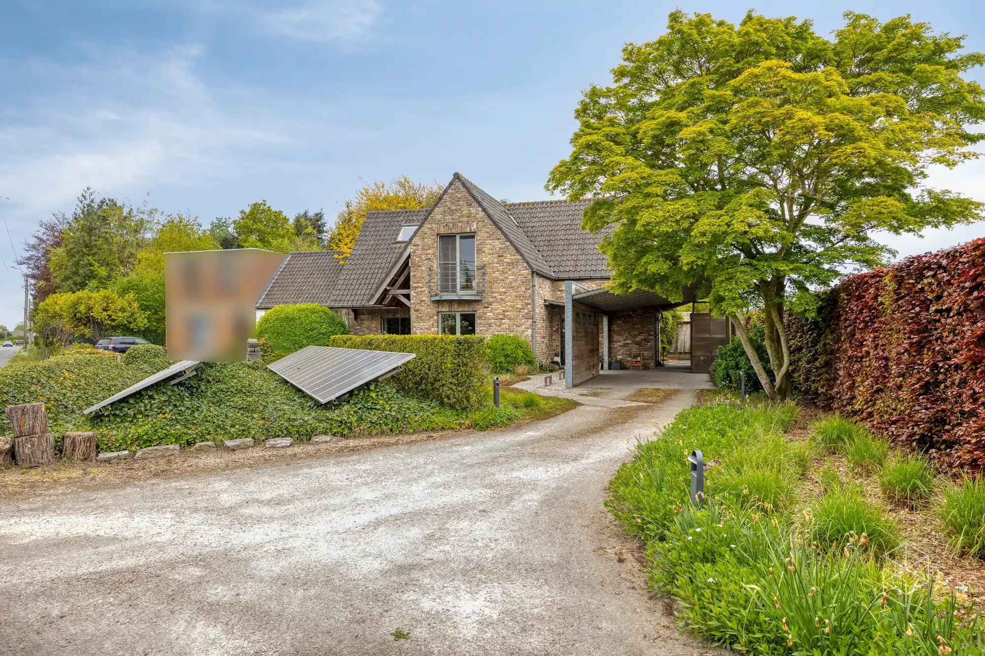 Karaktervolle villa met polyvalent bijgebouw, zwemvijver & aangelegde tuin met uitweg op 4.012m² foto 2