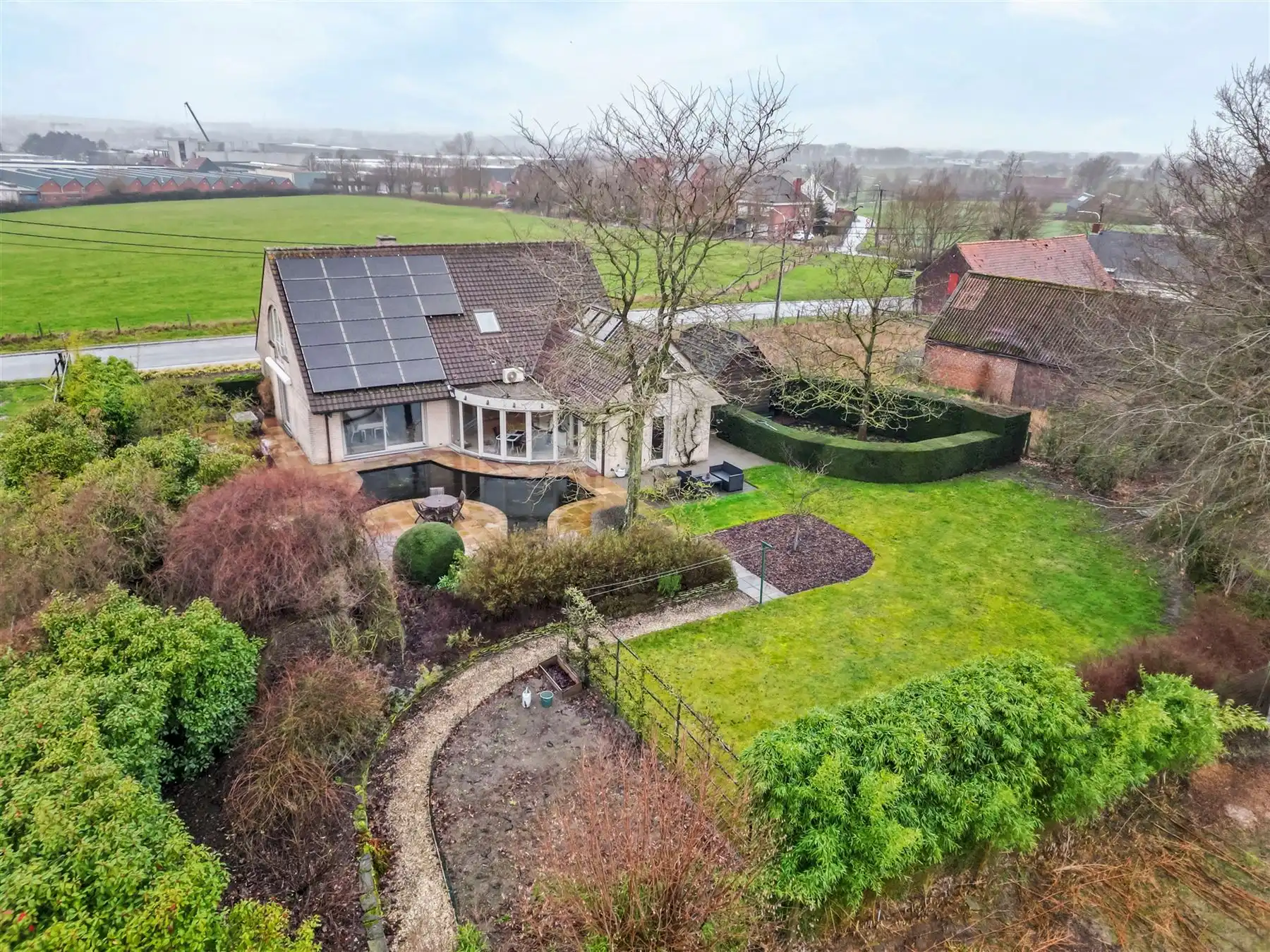 Instapklare en lichtrijke woning met zonnige tuin op 1.304 m² in Ingooigem foto 11