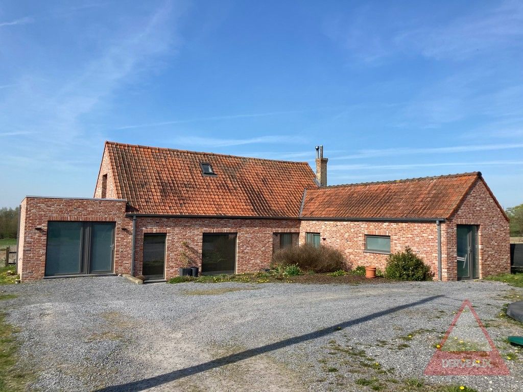 Passendale – Landelijke woning foto {{pictureIndex}}