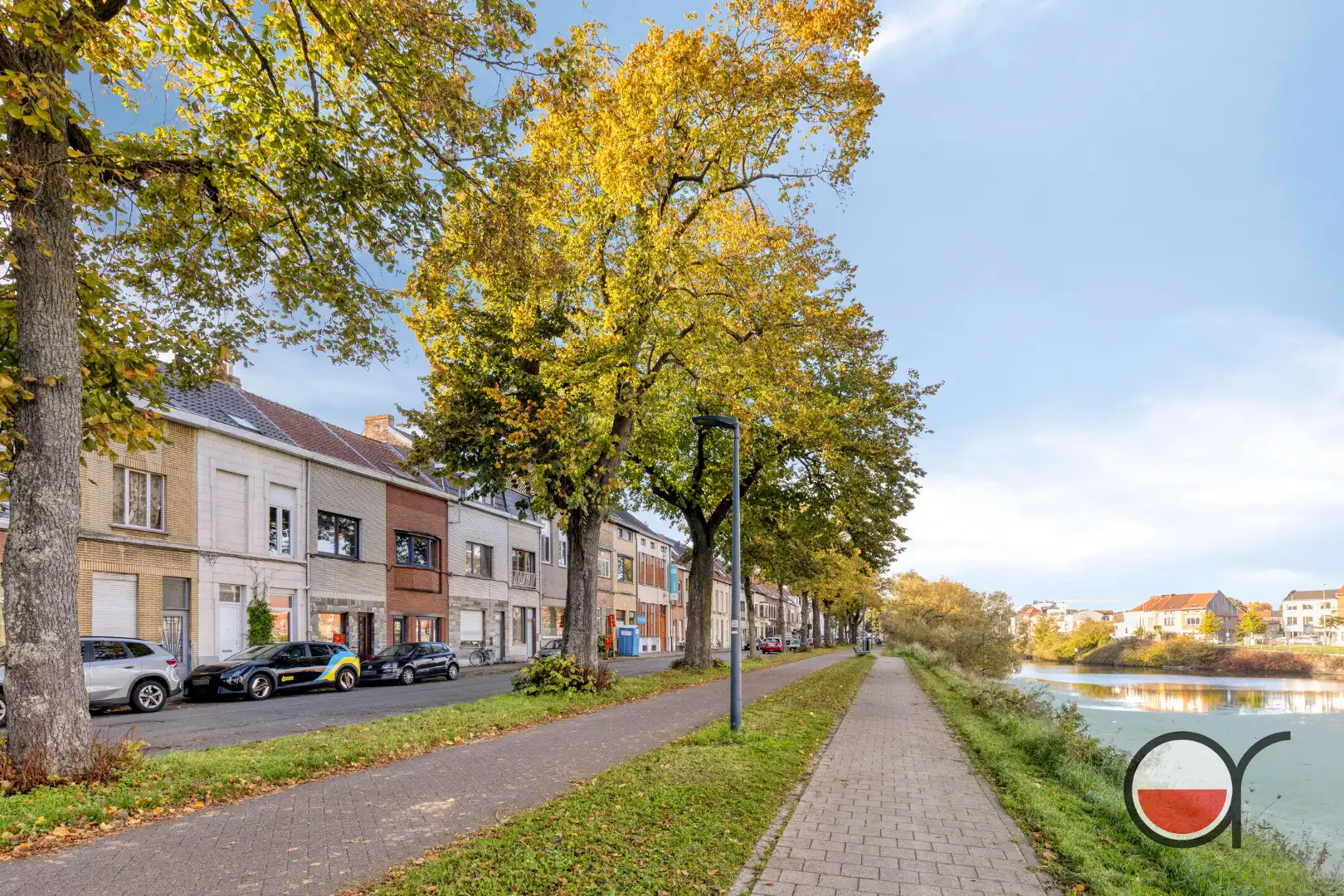 Woning met zicht op water op fietsafstand van centrum Gent foto {{pictureIndex}}