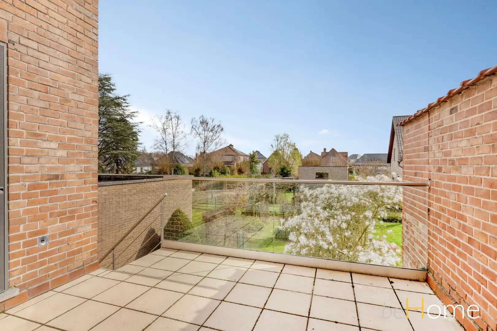 Moderne bel-étage met tuin, dubbele garage en topligging in Merchtem! foto 7