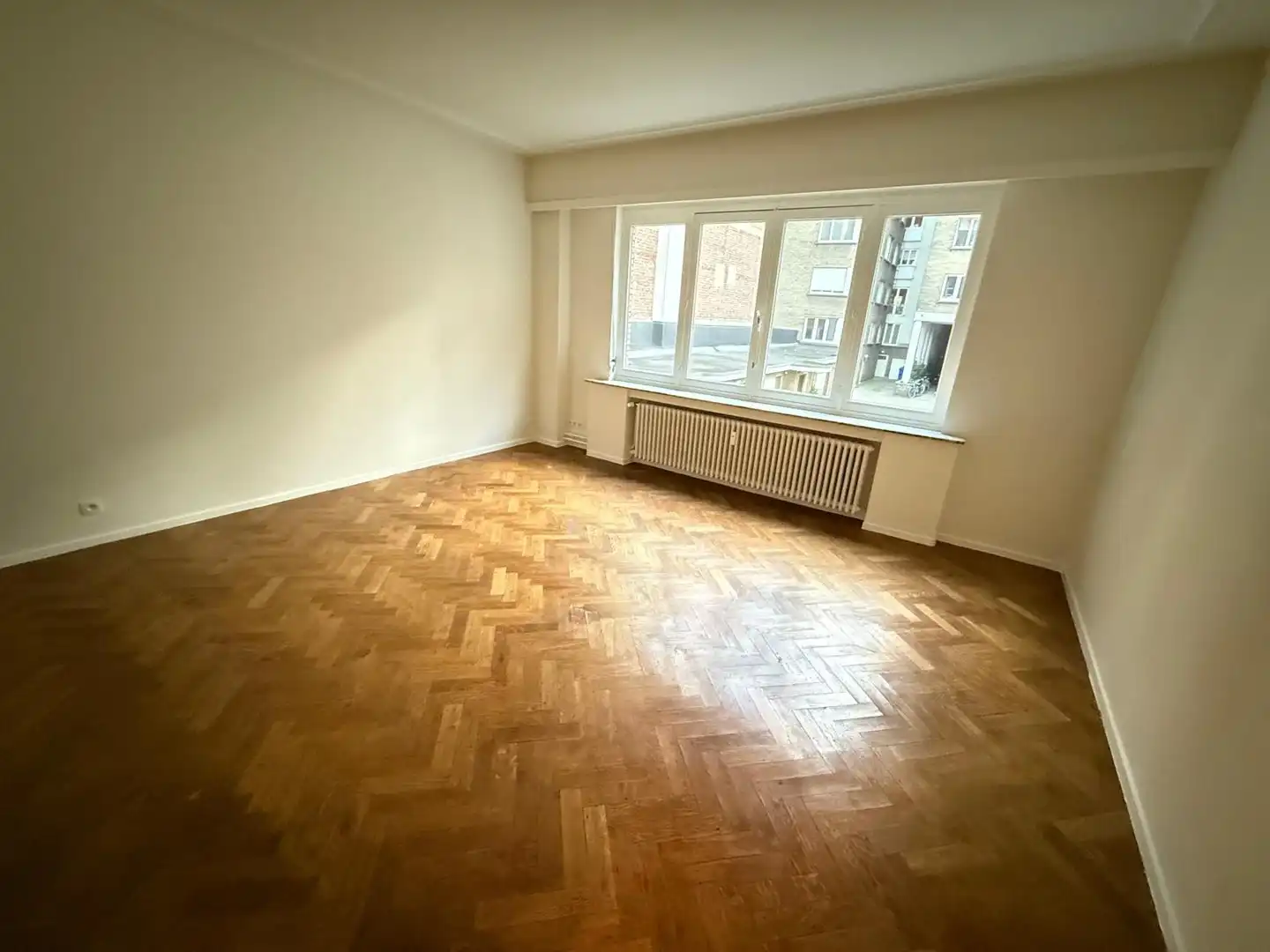 RUIM GELIJKVLOERSAPPARTEMENT foto 8