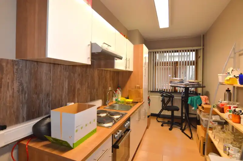 Kantoorruimte te huur in hartje Mechelen – met zicht op de Sint-Romboutstoren foto 9