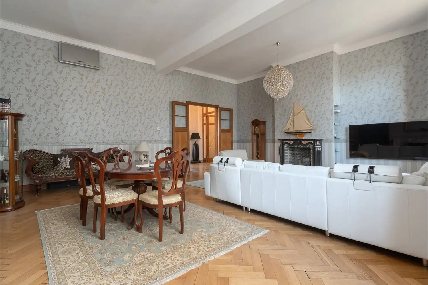 Riant appartement (220m²) met fantastische originele elementen in Residence Maritime met giga terras (35m²) en optionele parking op toplocatie aan de Meir/Handelsbeurs in hartje Antwerpen foto 18