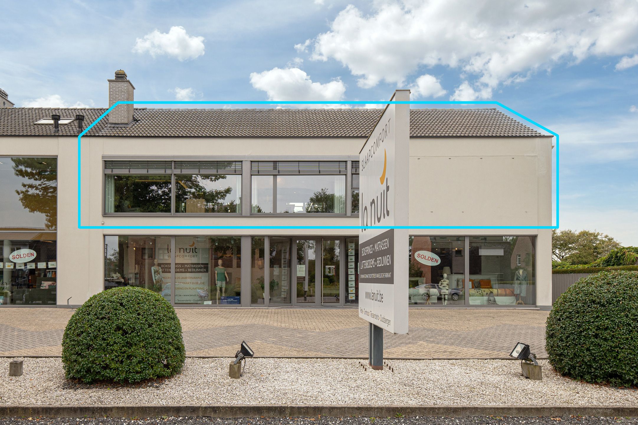 Uitzonderlijke riante loft op zuiden nabij Nederlandse grens foto {{pictureIndex}}