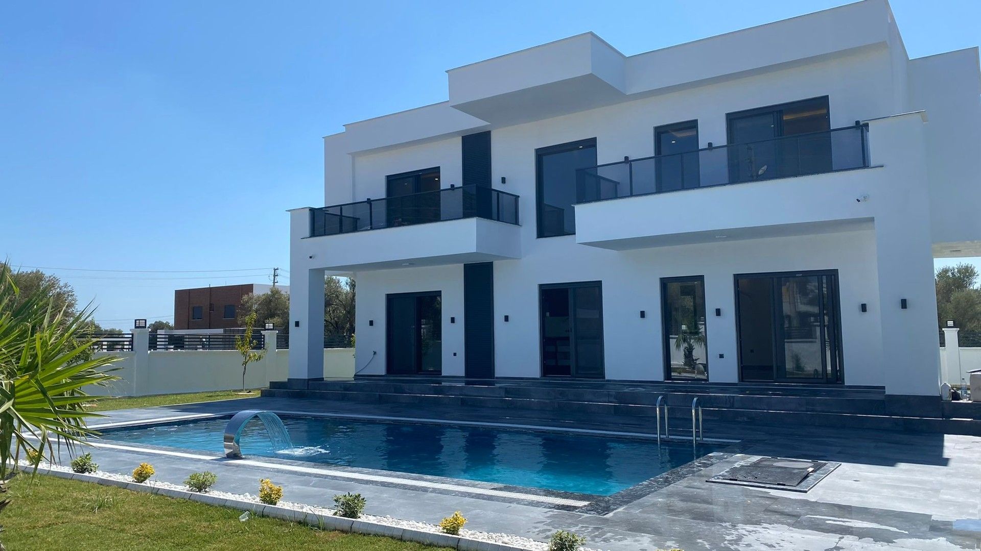 Moderne villa foto {{pictureIndex}}