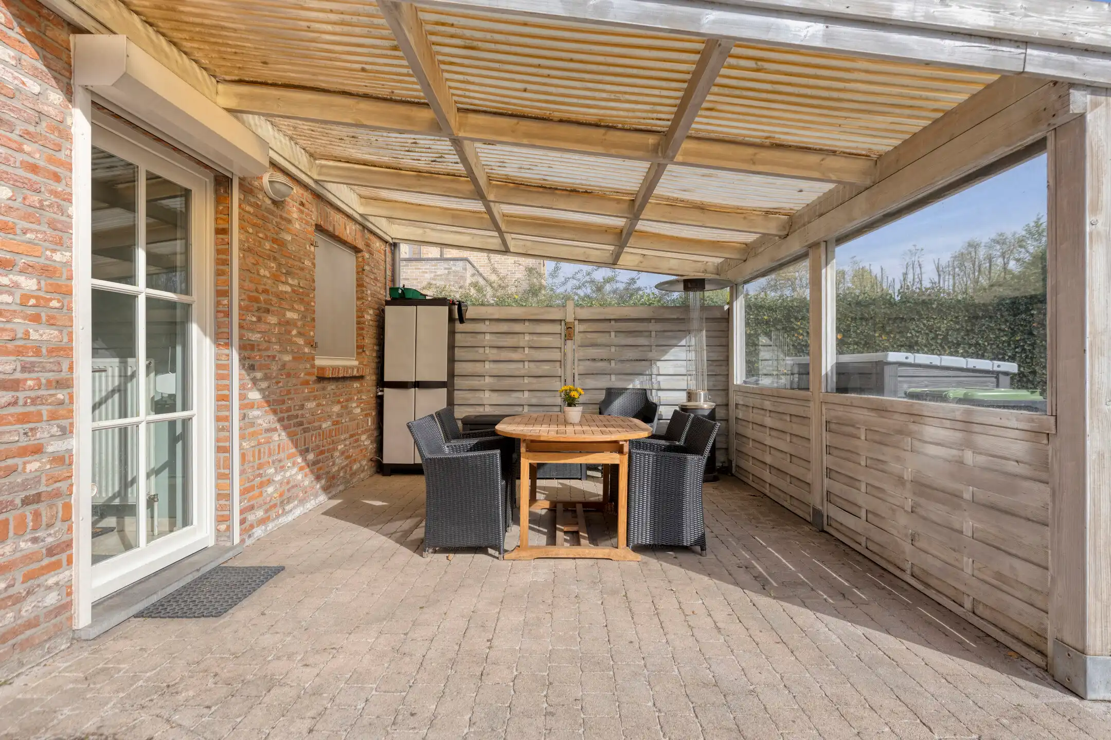 Klassevolle woning en zonnige tuin op een uitstekende ligging foto 26