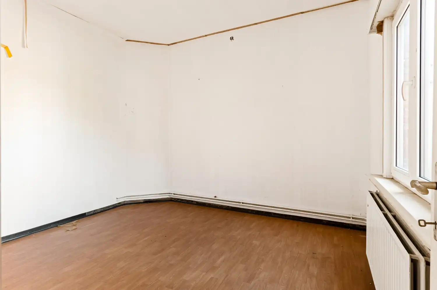 Handelsgelijkvloers met bovenliggend appartement in het centrum van Wommelgem! foto 14