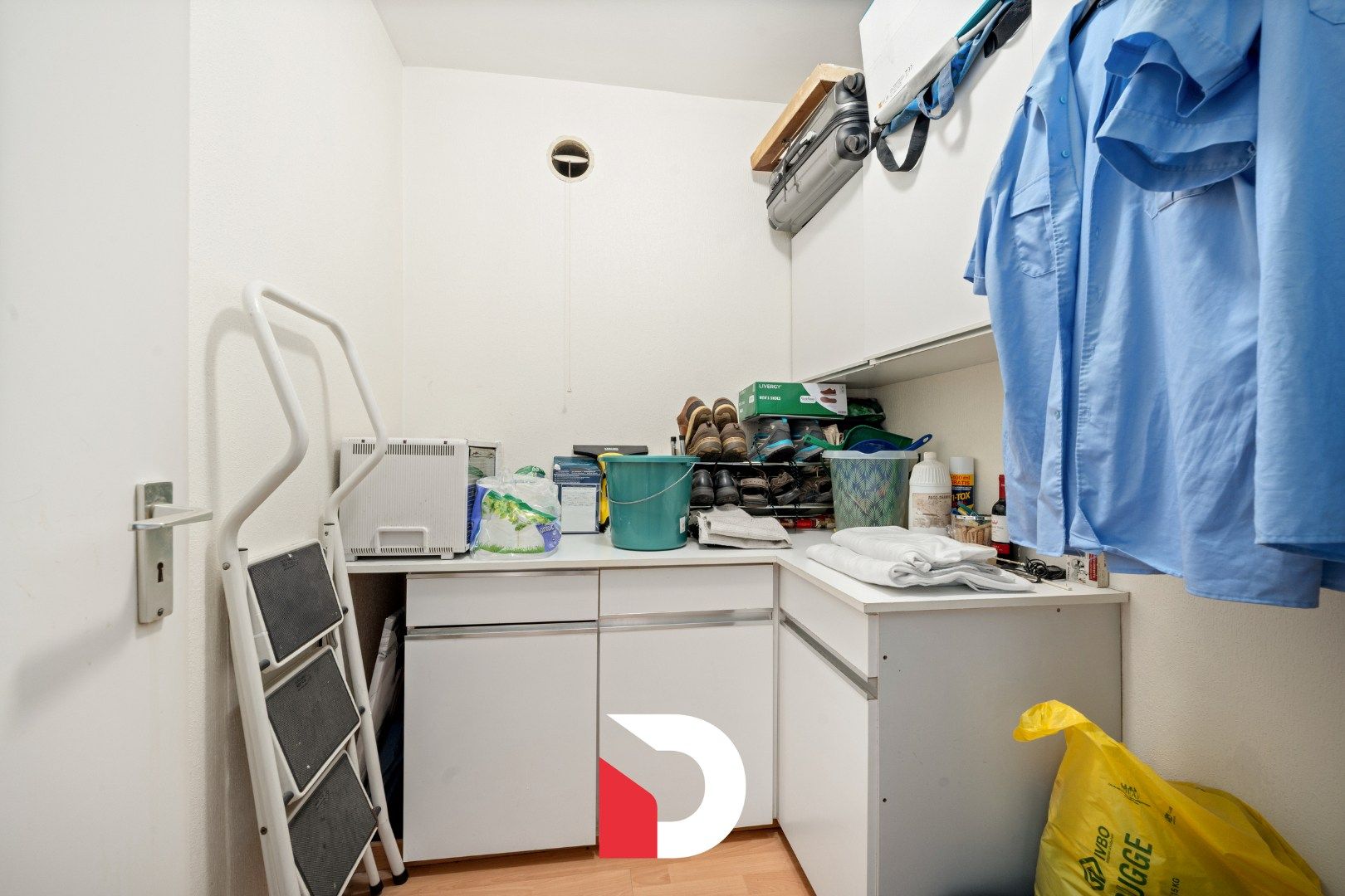 Aangenaam en lichtrijk app. op 6de verdiep met 2 slk.'ers op een toplocatie nabij het centrum van Brugge. foto 11