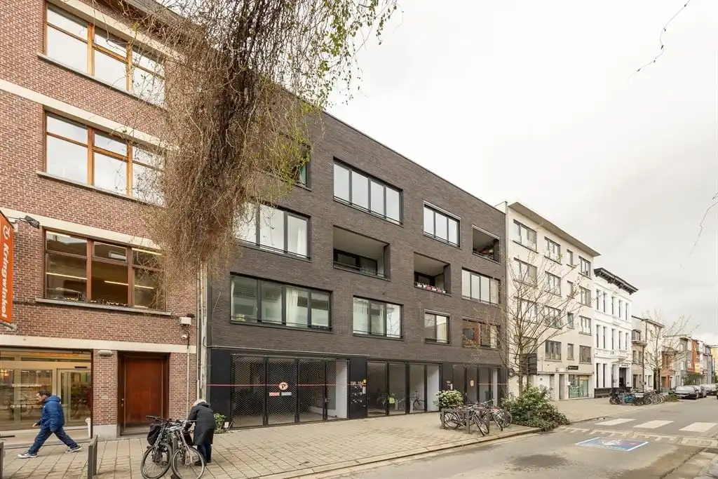 Luxe afgewerkt appartement in hartje Borgerhout foto 24