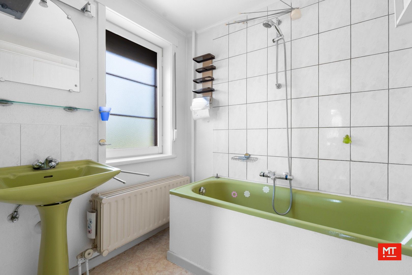 Ruime halfopen woning met 4 slaapkamers, tuin en garage in een rustige en kindvriendelijke wijk foto 12