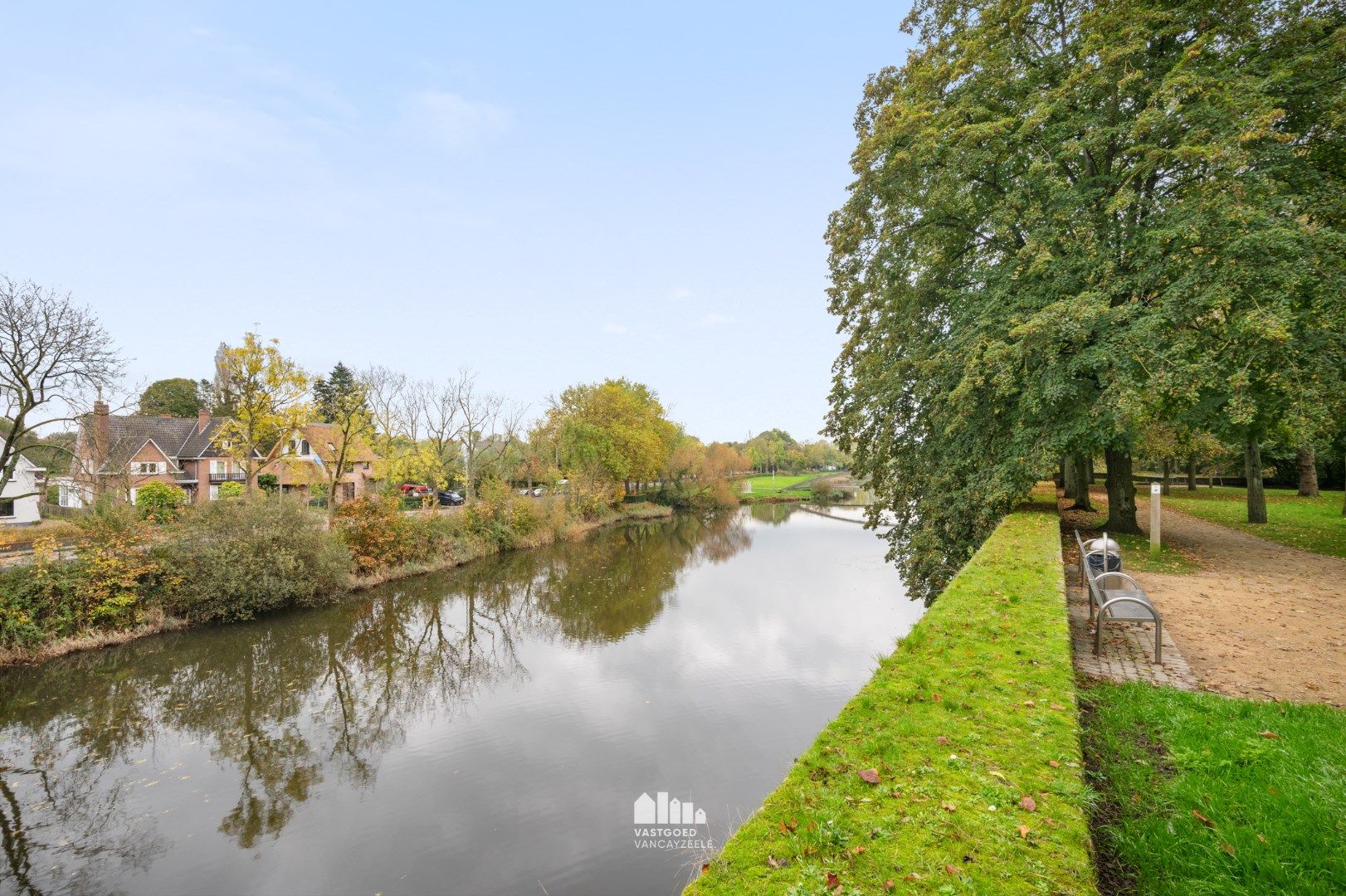 Volledig gerenoveerde rijwoning in het centrum van Ieper  foto 30