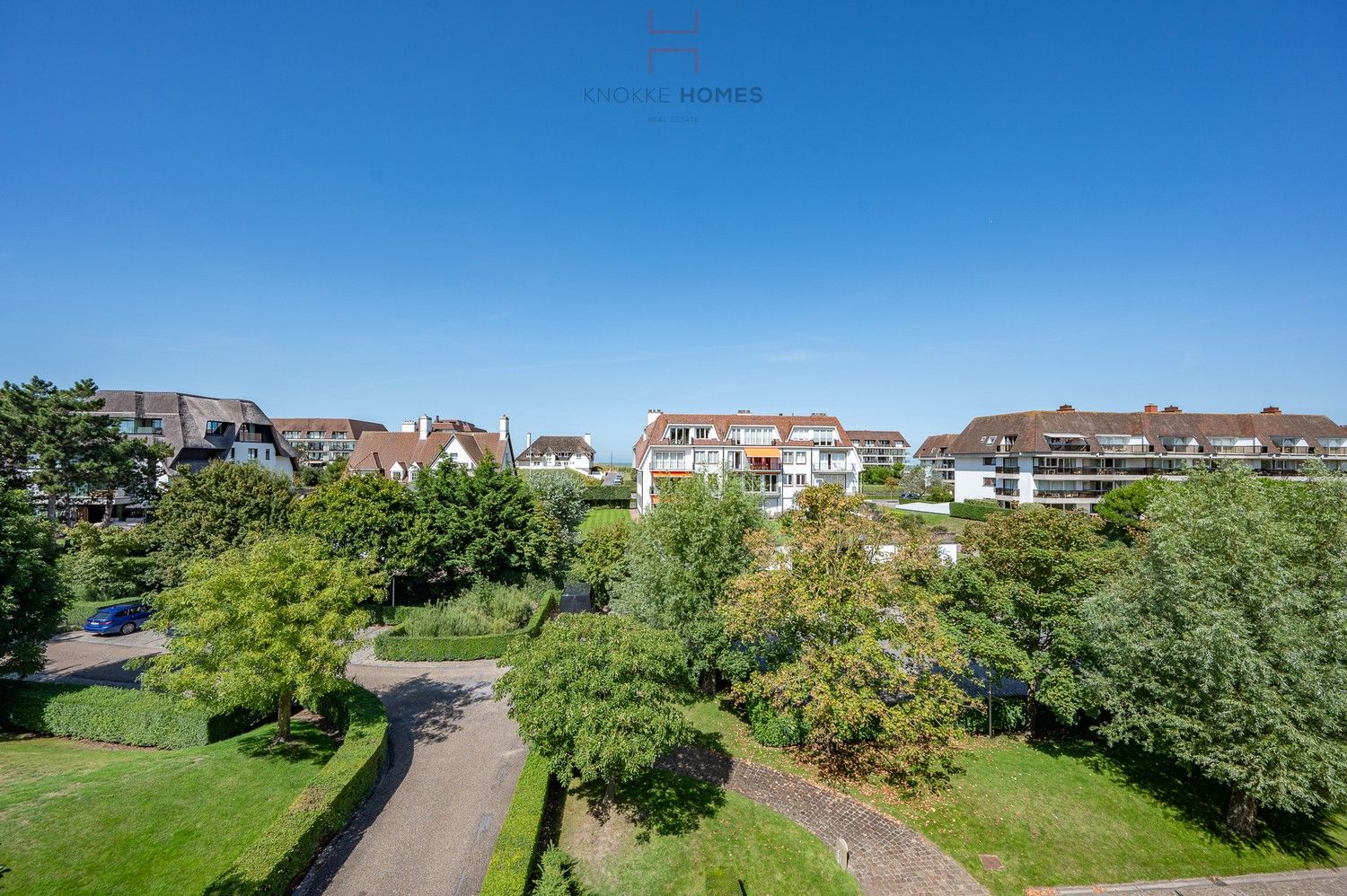 Prachtig hoekappartement met grote terrassen in het prestigieuze domein "Tennis Gardens", Zoute. foto 16