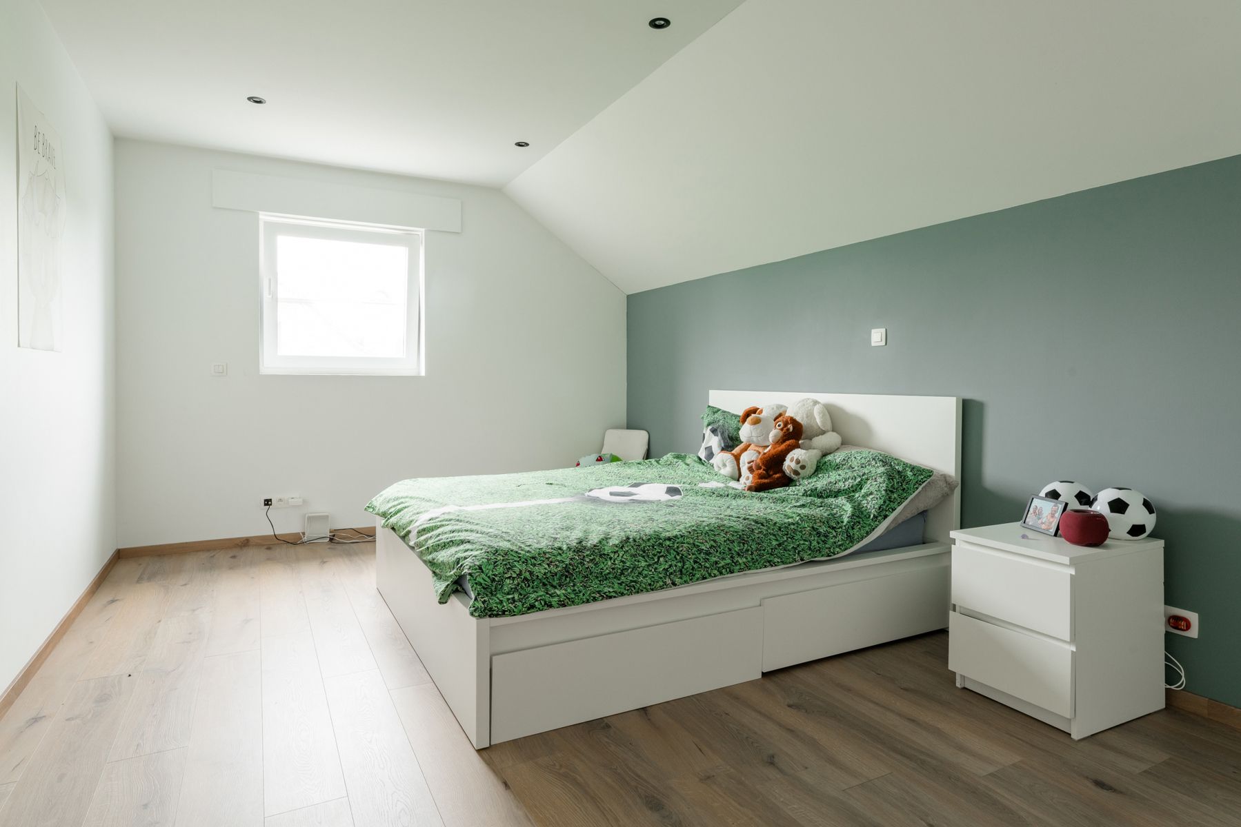 Ruime gerenoveerde woning met zwembad  foto 24