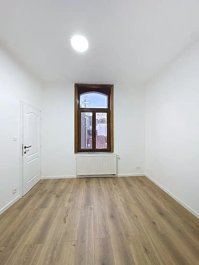 Instapklare gerenoveerde woning op toplocatie in Tienen foto 8